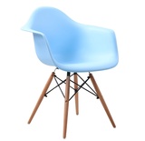 Кресло EAMES W голубое, каркас деревянный